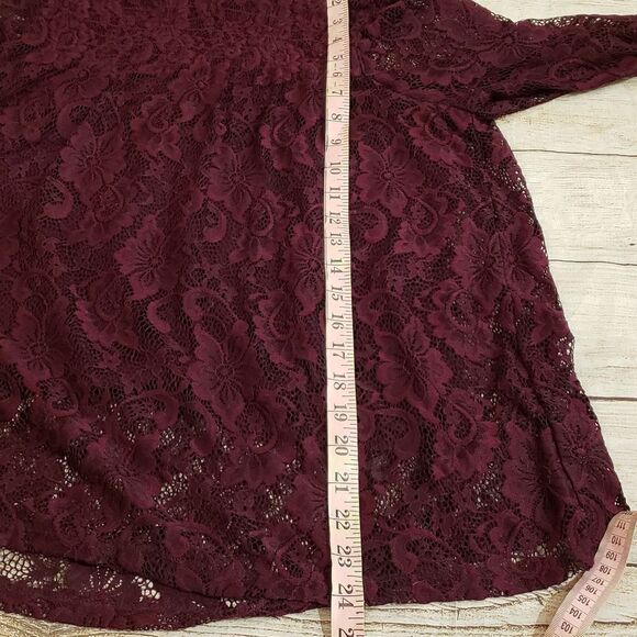 3 for $25 Cable and Gauge Lacy Top - Picture 12 of 12